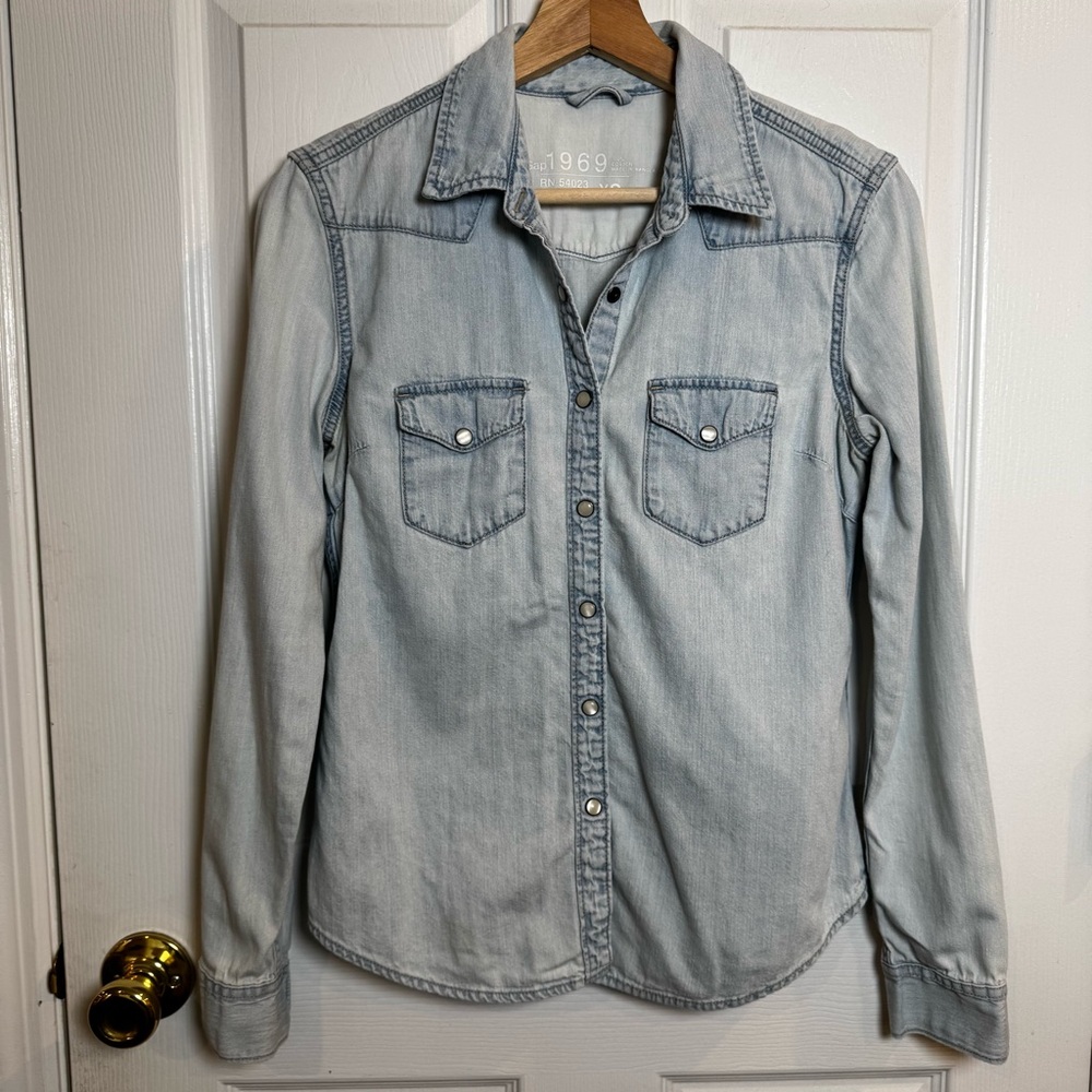 Gap 1969 Pearl Snap Denim Shirt Size XS Light Wash Western Button Down